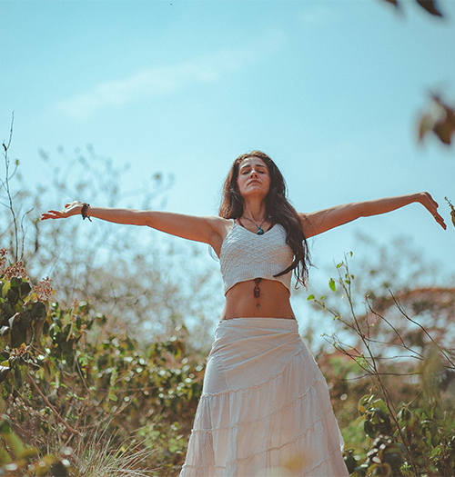 Woman_OpenArms